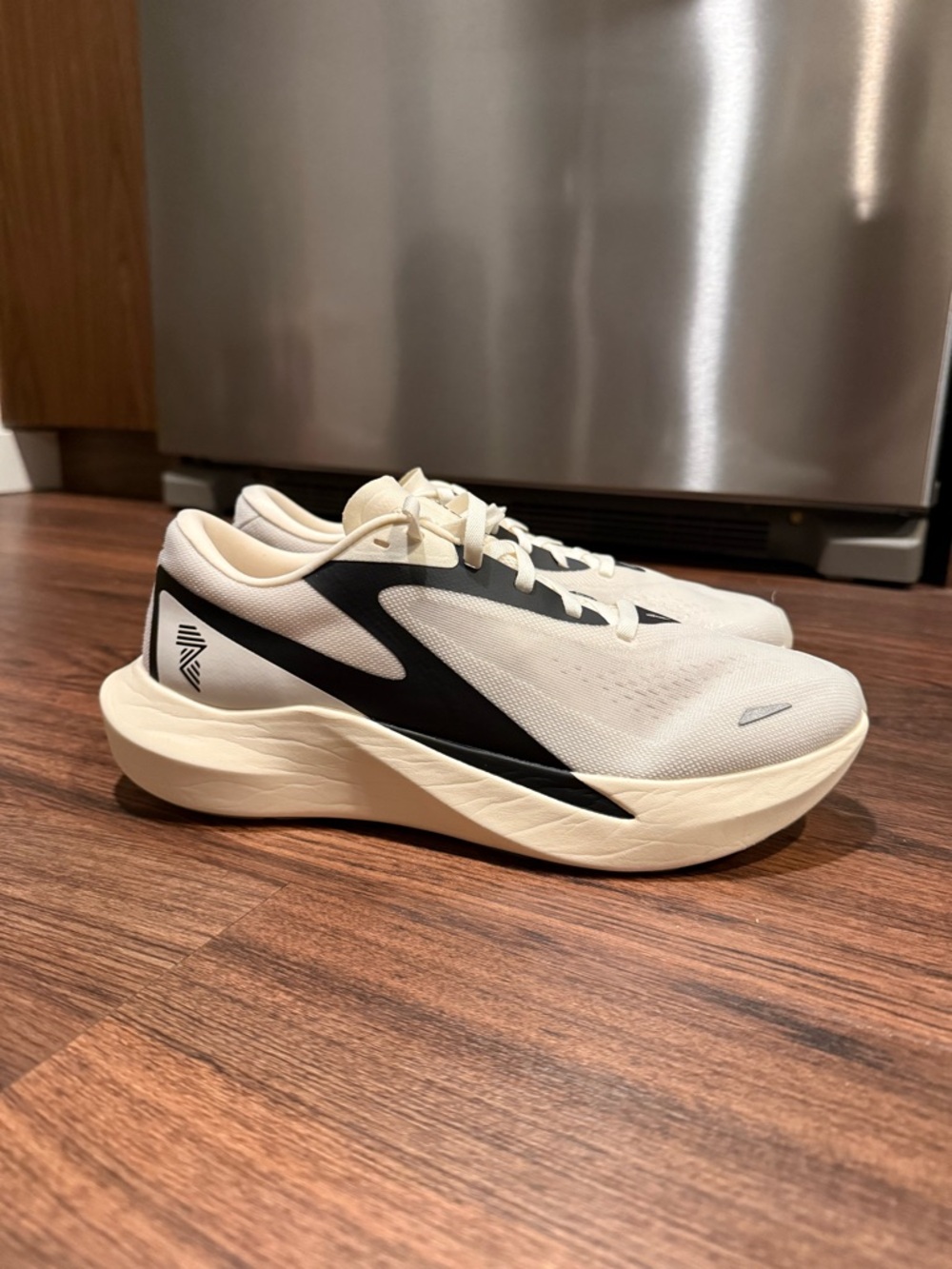 R.A.D Synth. Size 9.5.